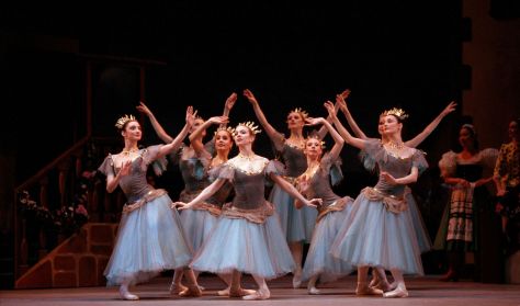 Coppelia - Royal Ballet Coppelia - Royal Ballet