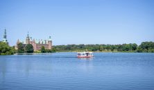 Sommersang og sejlads på Slotssøen med Den Lille Færge